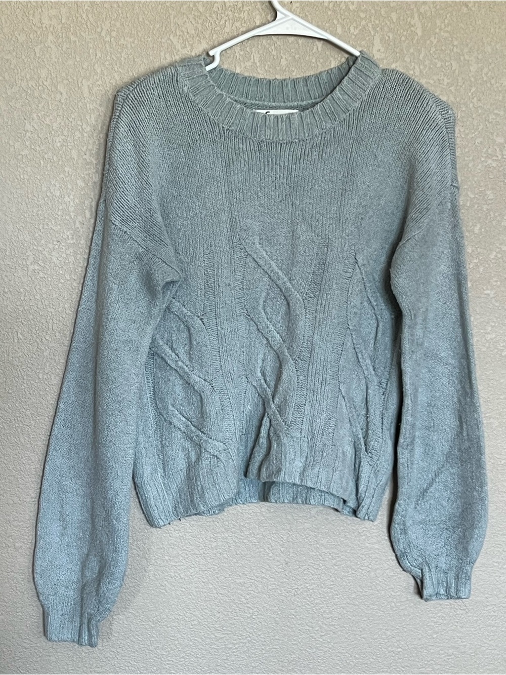 Women’s Crewneck Hollister Light Blue Cable Crewneck Sweater size XS